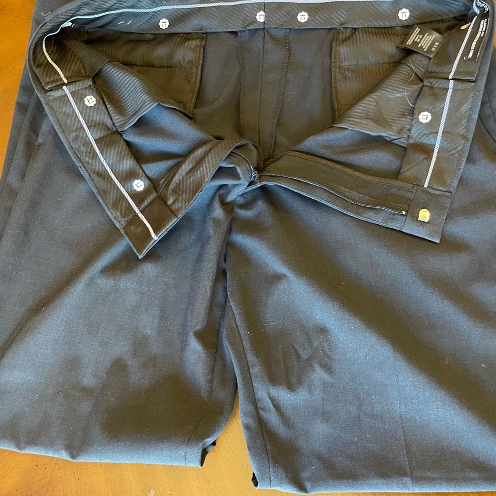 Haggar Men's Dark Gray Flat Front Shorts - Picture 3 of 4